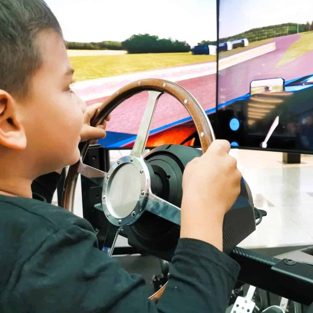 Rent Classic Cars simulator in Italy. Hire classic car simulators - authentic vintage experience for company party turnkey