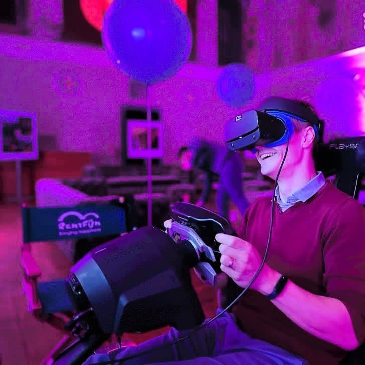 get best Entertainment for Celebrations party. Hire Original Surprises for Birthdays in European Union in UK with delivery