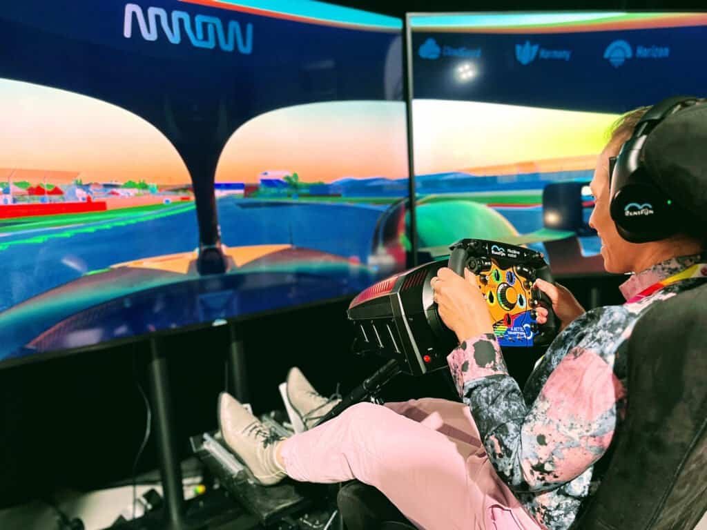 RoarFun homepage - happy people in racing simulators - Modern Entertainment with Love for children, youth and adults