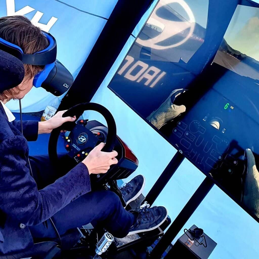 Rent VR Entertainment for promo events in London. Rent modern entertainment for presentations, and PR events in Italy Rome